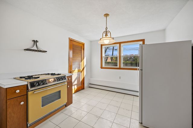 19 Albert Avenue, Wethersfield, CT 06109