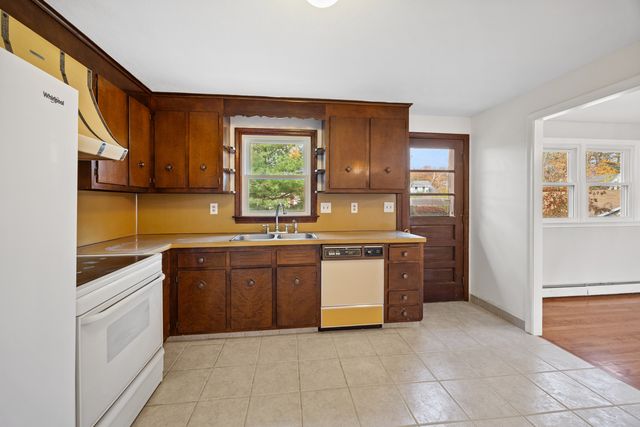 19 Albert Avenue, Wethersfield, CT 06109