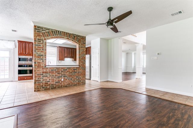 2410 Bowie Lane, Grapevine, TX 76051