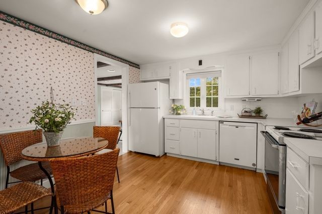 8 Irving St, Danvers, MA 01923