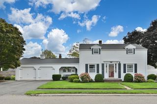 8 Irving St, Danvers, MA 01923
