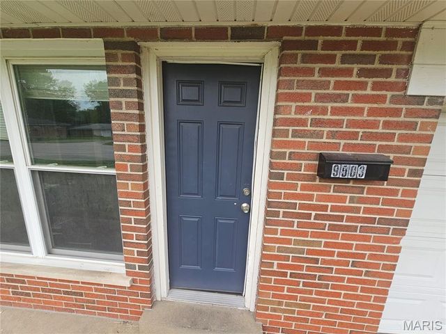 9503 Yorktown Drive, St Louis, MO 63137