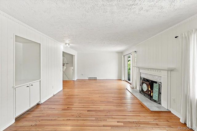 980 Sandhurst Road, Bloomfield Charter Township, MI 48302