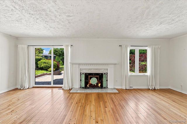 980 Sandhurst Road, Bloomfield Charter Township, MI 48302