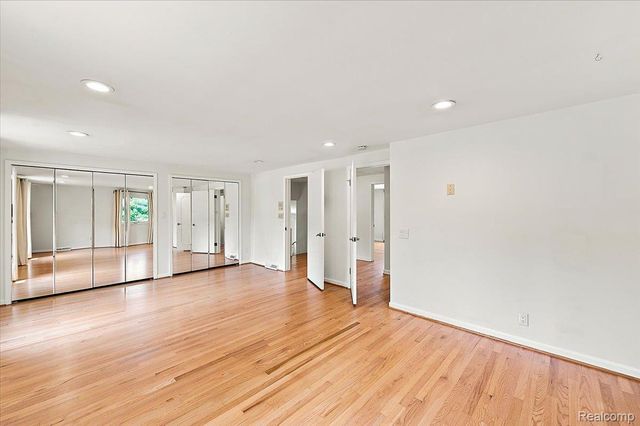 980 Sandhurst Road, Bloomfield Charter Township, MI 48302
