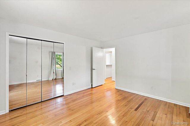 980 Sandhurst Road, Bloomfield Charter Township, MI 48302
