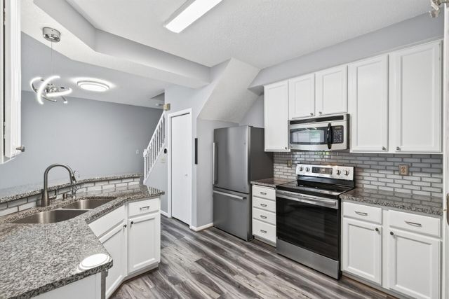 4255 Merrimac Lane N 41, Plymouth, MN 55446