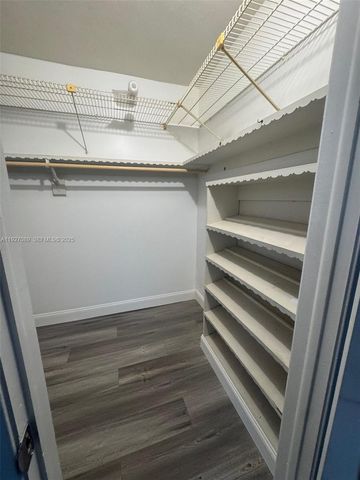 1881 Middle River Dr 307, Fort Lauderdale, FL 33305