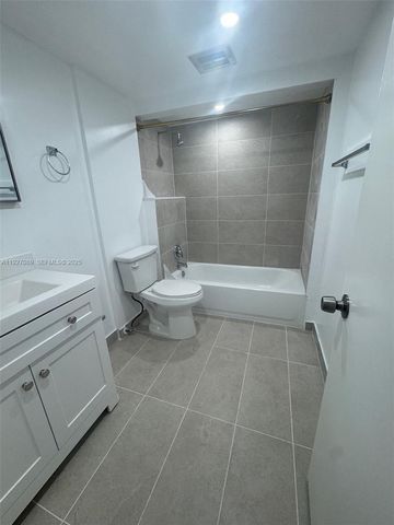 1881 Middle River Dr 307, Fort Lauderdale, FL 33305