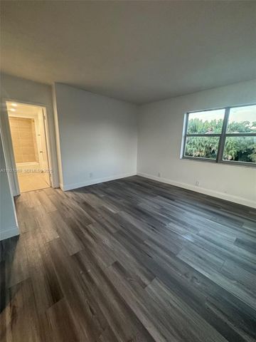 1881 Middle River Dr 307, Fort Lauderdale, FL 33305