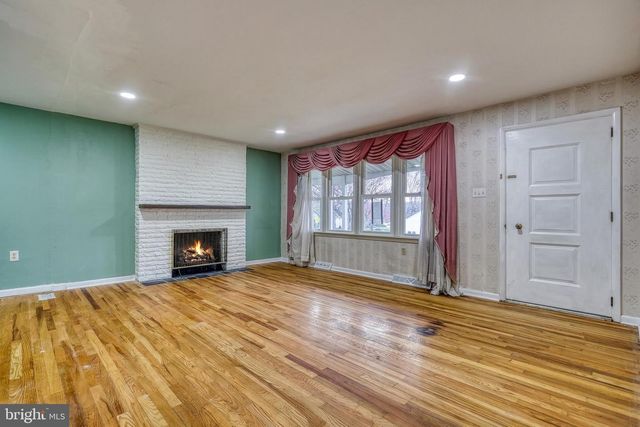 4605 OXFORD RD, Harrisburg, PA 17109