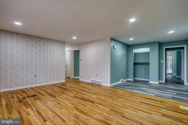 4605 OXFORD RD, Harrisburg, PA 17109