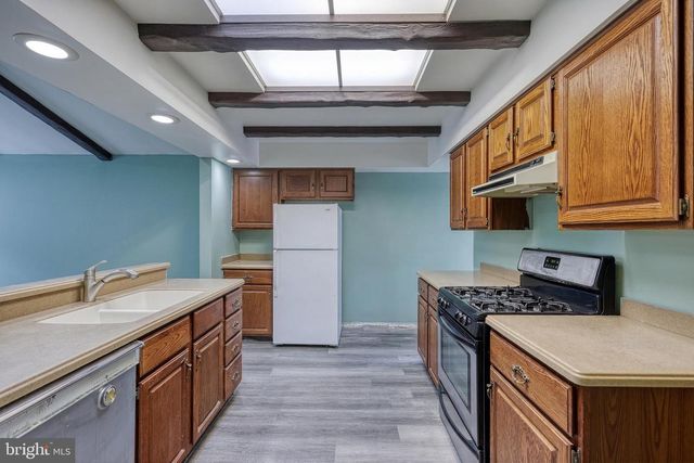 4605 OXFORD RD, Harrisburg, PA 17109