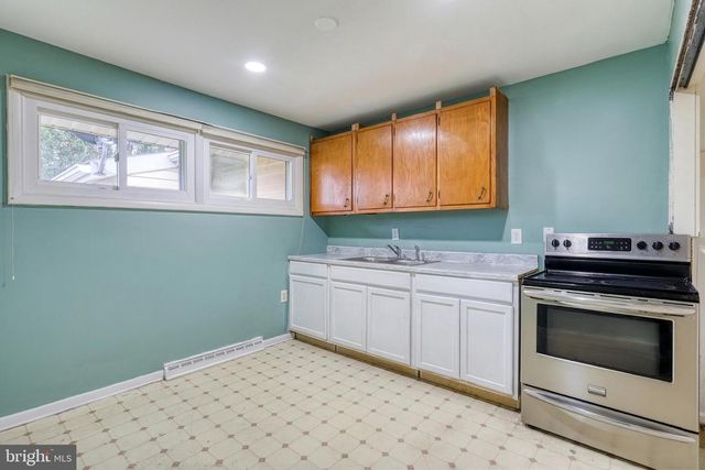 4605 OXFORD RD, Harrisburg, PA 17109