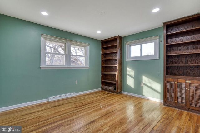 4605 OXFORD RD, Harrisburg, PA 17109