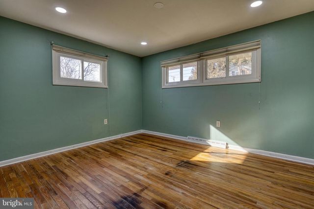 4605 OXFORD RD, Harrisburg, PA 17109