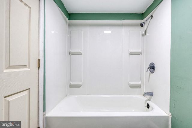 4605 OXFORD RD, Harrisburg, PA 17109