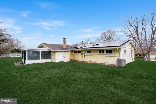 4605 OXFORD RD, Harrisburg, PA 17109