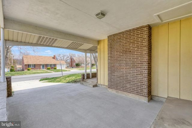 4605 OXFORD RD, Harrisburg, PA 17109