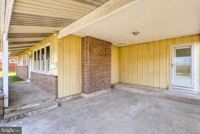 4605 OXFORD RD, Harrisburg, PA 17109