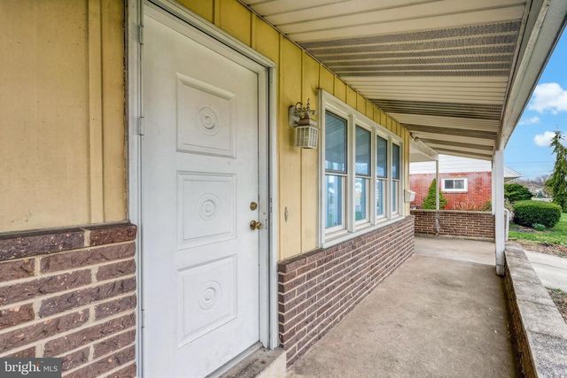 4605 OXFORD RD, Harrisburg, PA 17109