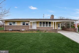 4605 OXFORD RD, Harrisburg, PA 17109