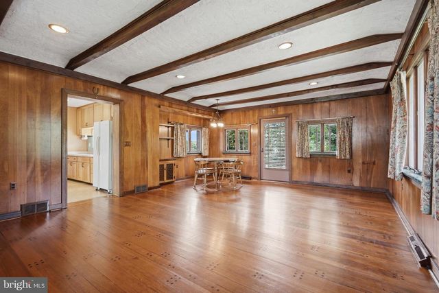 112 ERIE AVE, Barrington, NJ 08007
