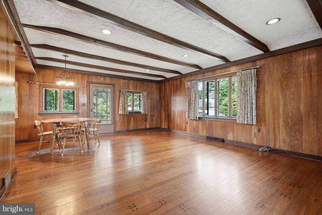 112 ERIE AVE, Barrington, NJ 08007