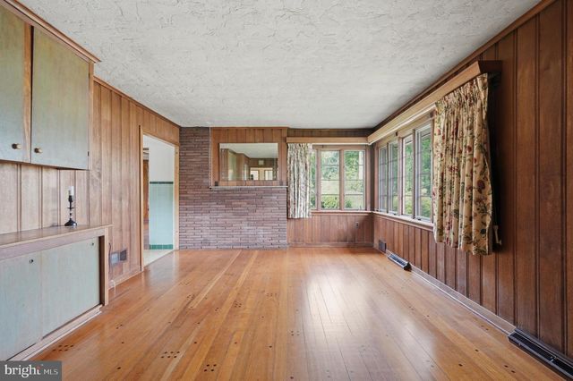 112 ERIE AVE, Barrington, NJ 08007