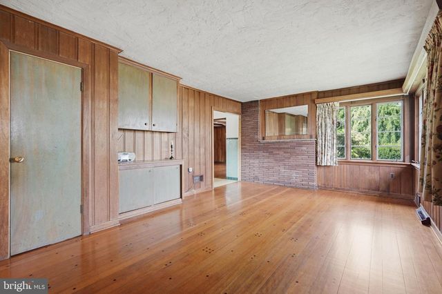 112 ERIE AVE, Barrington, NJ 08007