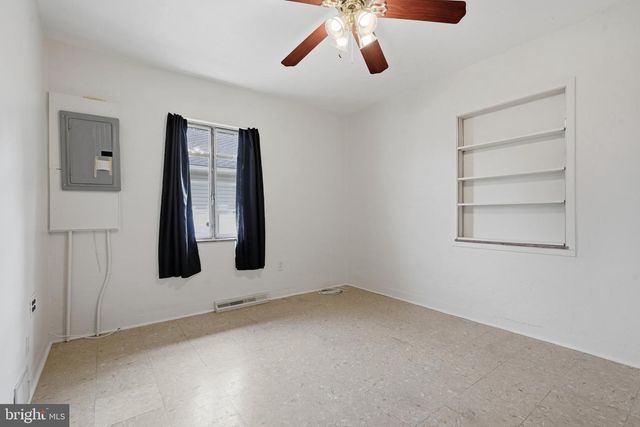 112 ERIE AVE, Barrington, NJ 08007