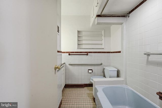 112 ERIE AVE, Barrington, NJ 08007