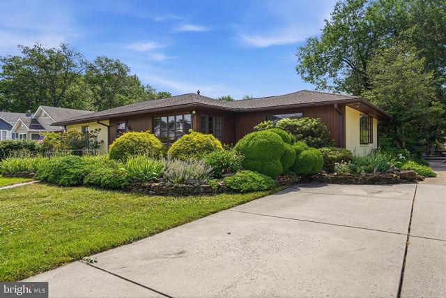 112 ERIE AVE, Barrington, NJ 08007