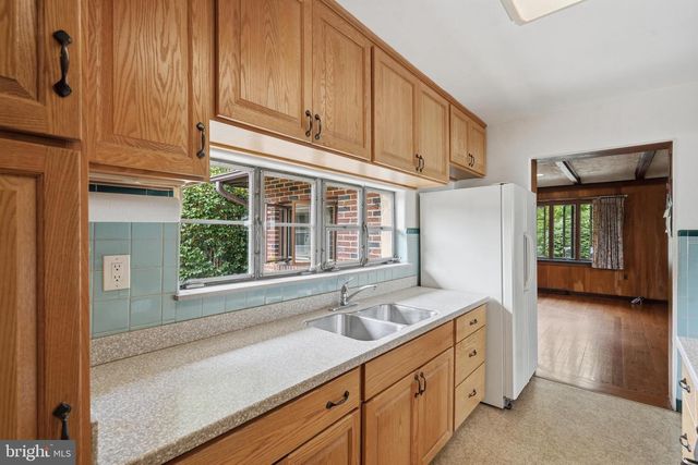 112 ERIE AVE, Barrington, NJ 08007