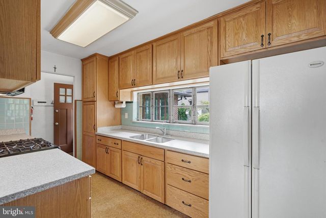 112 ERIE AVE, Barrington, NJ 08007