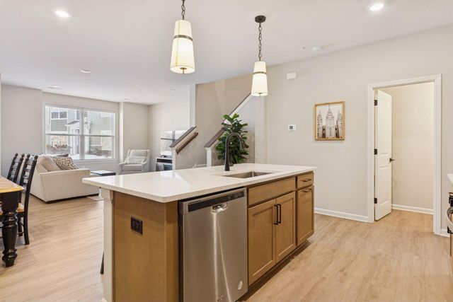 14548 Twin Lakes Circle, Burnsville, MN 55306