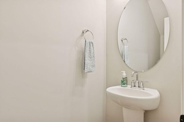 14548 Twin Lakes Circle, Burnsville, MN 55306