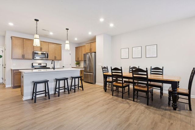 14548 Twin Lakes Circle, Burnsville, MN 55306