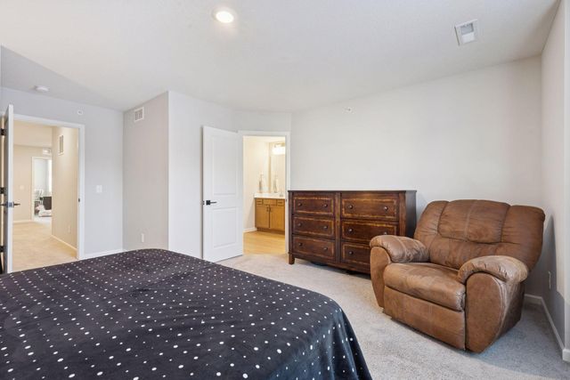 14548 Twin Lakes Circle, Burnsville, MN 55306