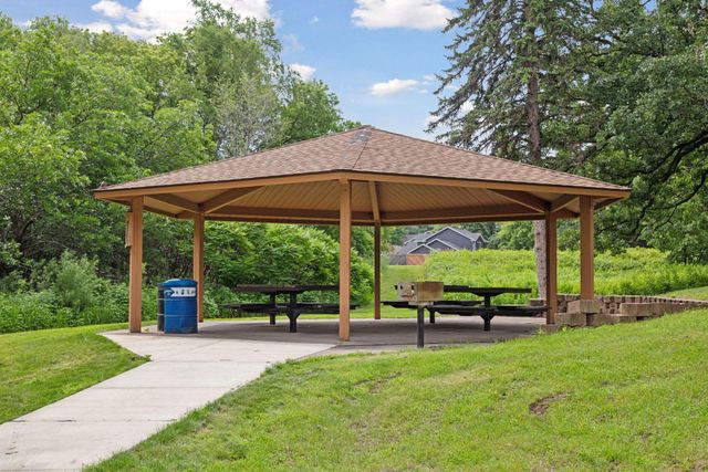 14548 Twin Lakes Circle, Burnsville, MN 55306