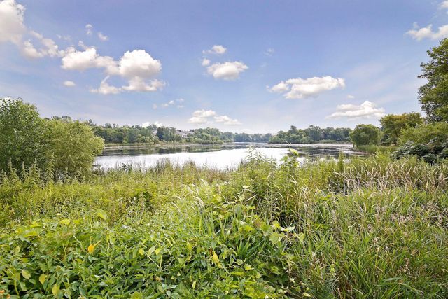 14548 Twin Lakes Circle, Burnsville, MN 55306