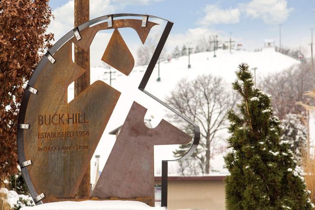 14548 Twin Lakes Circle, Burnsville, MN 55306