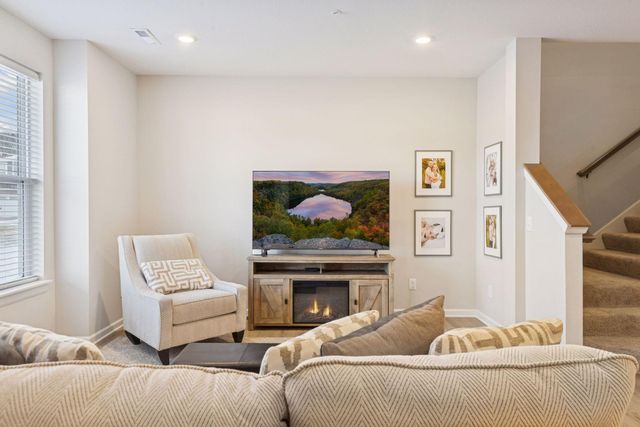 14548 Twin Lakes Circle, Burnsville, MN 55306