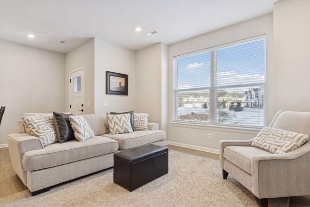 14548 Twin Lakes Circle, Burnsville, MN 55306