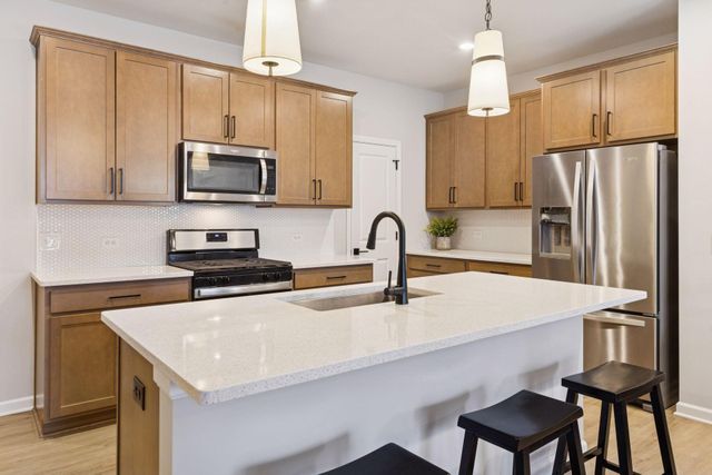 14548 Twin Lakes Circle, Burnsville, MN 55306