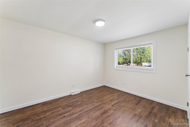 6333 N Beck Road, Canton, MI 48187