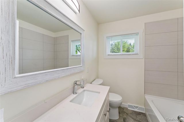6333 N Beck Road, Canton, MI 48187