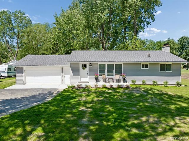 6333 N Beck Road, Canton, MI 48187