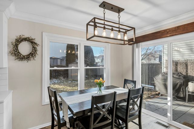 1215 Robin Drive, Carol Stream, IL 60188