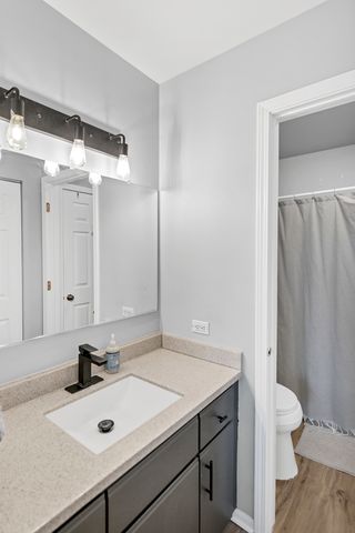 1215 Robin Drive, Carol Stream, IL 60188